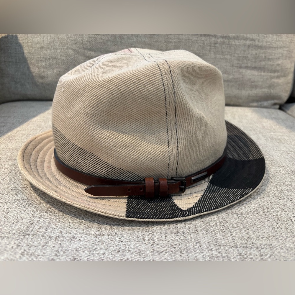 ❤️ Burberry Bucket Hat